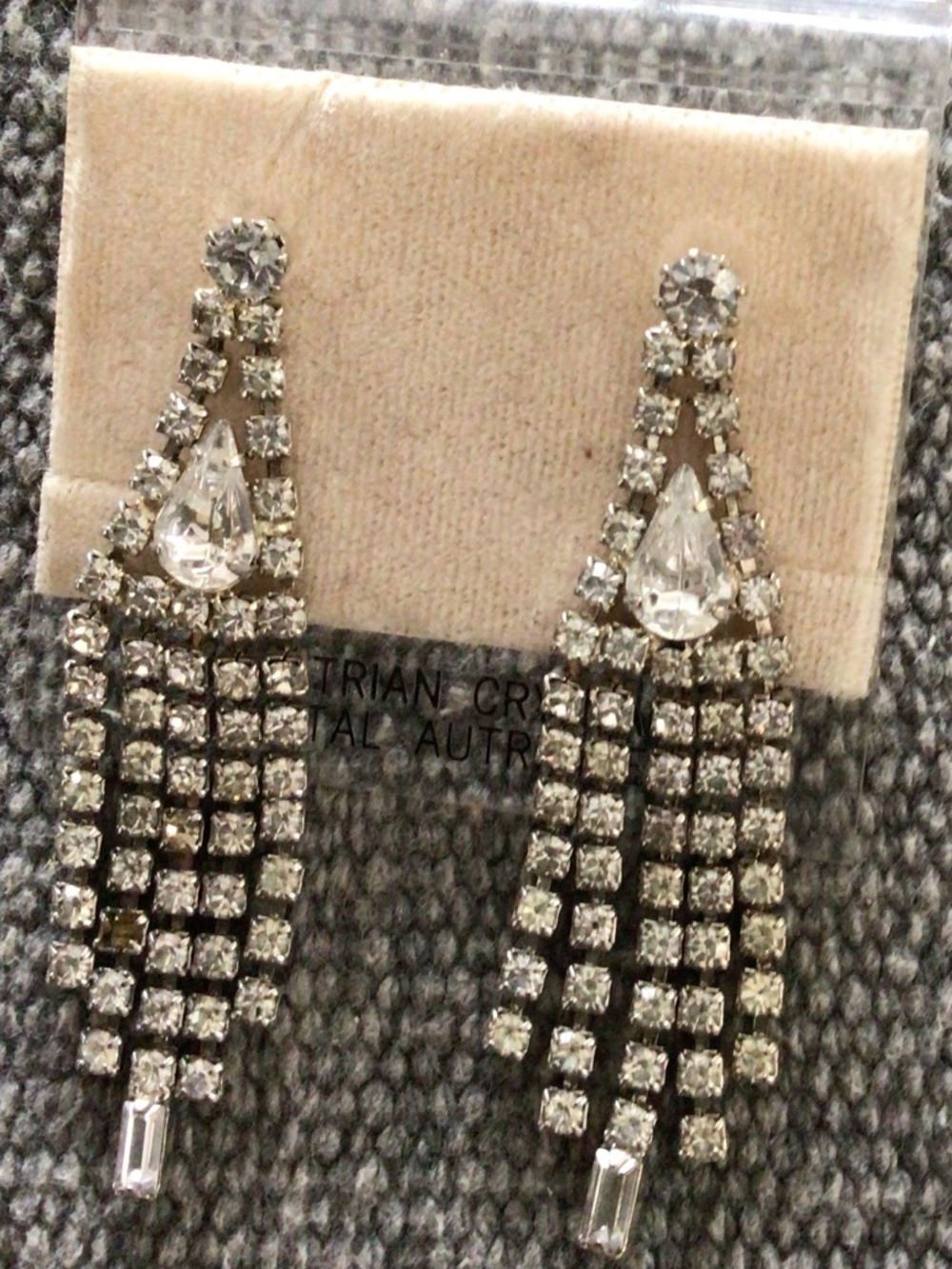Vintage rhinestone pierced earrings